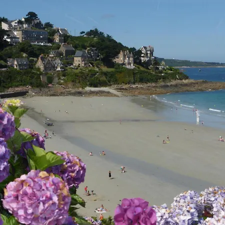 別荘 With Sea View, Guirec