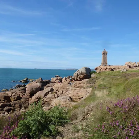 With Sea View, Guirec 別荘 *